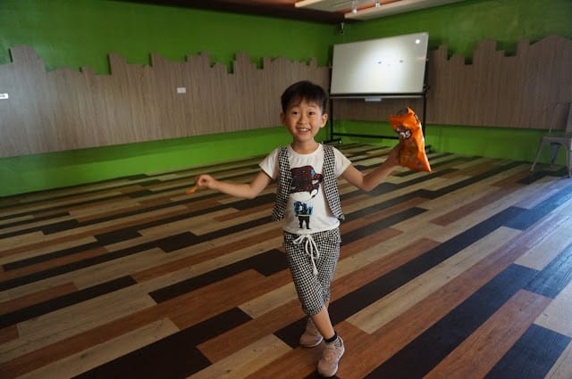 高雄住宿貝殼窩港都青年旅舍,背包客棧也可以很親子!追風奇幻親子樂園/大魯閣草衙道/鐡道文物館/遊戲愛樂園 - 第17張圖 高雄住宿貝殼窩港都青年旅舍,背包客棧也可以很親子!追風奇幻親子樂園/大魯閣草衙道/鐡道文物館/遊戲愛樂園