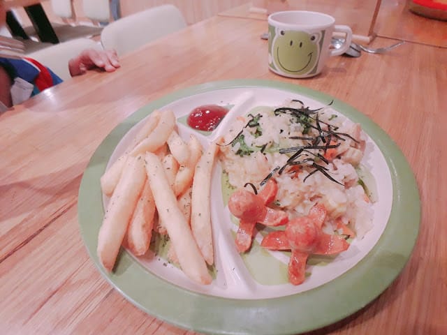 台北 Aries pasta中和環球店～寵物友善餐廳/親子友善餐廳~吃兒童餐送玩具，樂翻屎蛋！
