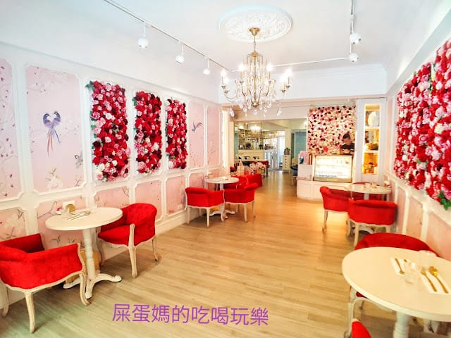 台北/大安區最美古裝大餐 VA VA VOOM時尚派對餐廳~吃飯v.s親子照,屎蛋也瘋狂! - 第4張圖 台北/大安區最美古裝大餐 VA VA VOOM時尚派對餐廳~吃飯v.s親子照,屎蛋也瘋狂!