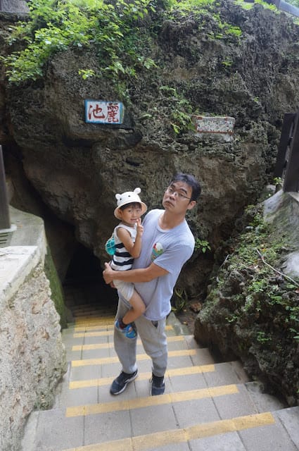 小琉球民宿番仔厝套裝行程~小琉球親子就醬玩全攻略~跟著屎蛋乘風破浪去旅行!烏鬼洞、花瓶岩、潮間帶導覽 - 第19張圖 小琉球民宿番仔厝套裝行程~小琉球親子就醬玩全攻略~跟著屎蛋乘風破浪去旅行!烏鬼洞、花瓶岩、潮間帶導覽