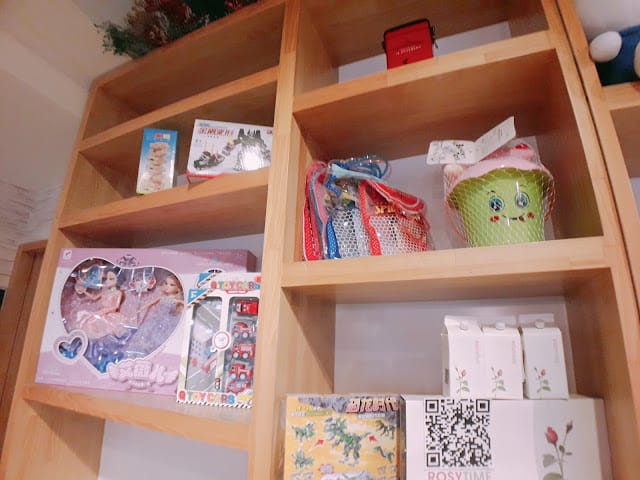台北 Aries pasta中和環球店～寵物友善餐廳/親子友善餐廳~吃兒童餐送玩具，樂翻屎蛋！