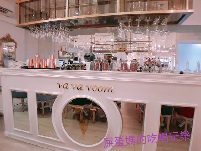 台北/大安區最美古裝大餐 VA VA VOOM時尚派對餐廳~吃飯v.s親子照,屎蛋也瘋狂! - 第8張圖 台北/大安區最美古裝大餐 VA VA VOOM時尚派對餐廳~吃飯v.s親子照,屎蛋也瘋狂!