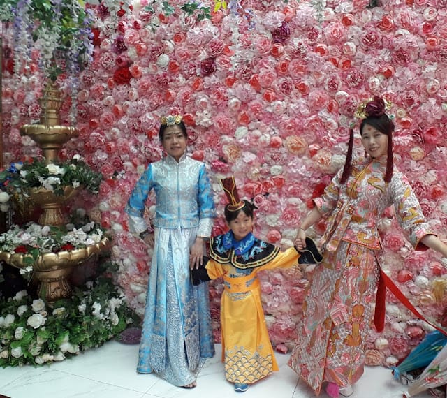 台北/大安區最美古裝大餐 VA VA VOOM時尚派對餐廳~吃飯v.s親子照,屎蛋也瘋狂! - 第23張圖 台北/大安區最美古裝大餐 VA VA VOOM時尚派對餐廳~吃飯v.s親子照,屎蛋也瘋狂!
