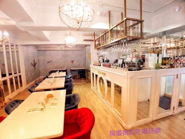 台北/大安區最美古裝大餐 VA VA VOOM時尚派對餐廳~吃飯v.s親子照,屎蛋也瘋狂! - 第6張圖 台北/大安區最美古裝大餐 VA VA VOOM時尚派對餐廳~吃飯v.s親子照,屎蛋也瘋狂!