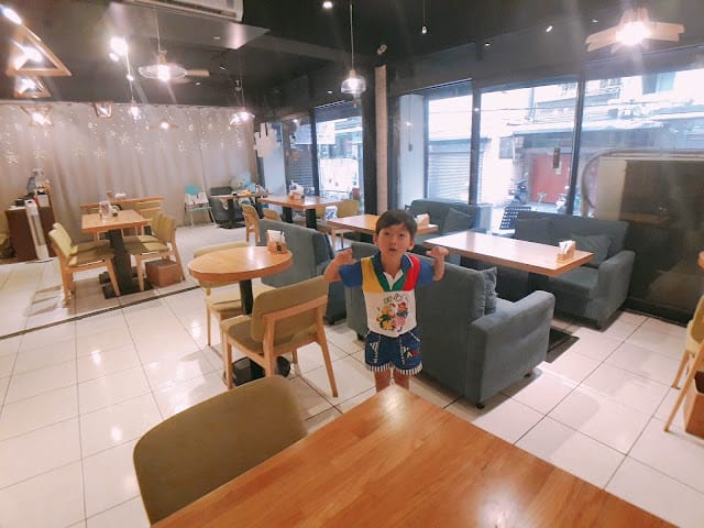 台北 Aries pasta中和環球店～寵物友善餐廳/親子友善餐廳~吃兒童餐送玩具，樂翻屎蛋！