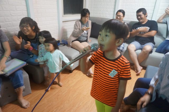 小琉球民宿番仔厝套裝行程~小琉球親子就醬玩全攻略~跟著屎蛋乘風破浪去旅行!烏鬼洞、花瓶岩、潮間帶導覽 - 第49張圖 小琉球民宿番仔厝套裝行程~小琉球親子就醬玩全攻略~跟著屎蛋乘風破浪去旅行!烏鬼洞、花瓶岩、潮間帶導覽