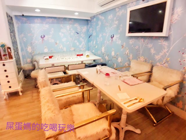 台北/大安區最美古裝大餐 VA VA VOOM時尚派對餐廳~吃飯v.s親子照,屎蛋也瘋狂! - 第5張圖 台北/大安區最美古裝大餐 VA VA VOOM時尚派對餐廳~吃飯v.s親子照,屎蛋也瘋狂!
