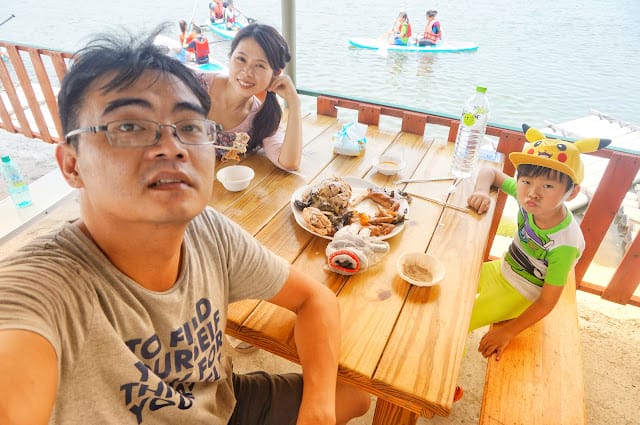 馬沙溝農夫的家~一起灰頭土臉焢土窯、體驗釣魚划膠筏獨木舟SUP立式划槳桶仔雞烤肉