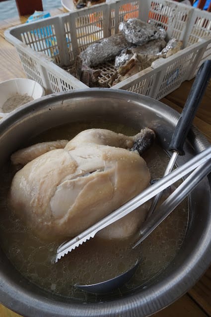 馬沙溝農夫的家~一起灰頭土臉焢土窯、體驗釣魚划膠筏獨木舟SUP立式划槳桶仔雞烤肉