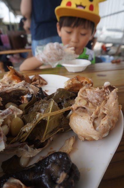 馬沙溝農夫的家~一起灰頭土臉焢土窯、體驗釣魚划膠筏獨木舟SUP立式划槳桶仔雞烤肉