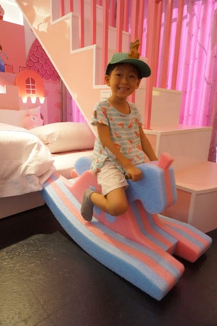 ［住宿］台南樂遊親子民宿～親子友善/親子旅遊包棟的好選擇！恐龍/城堡/海洋/時尚/天空/黑白色房型！