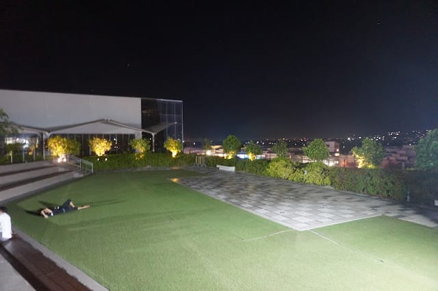 ［菲律賓遊學旅遊］宿霧購物哪裡去？「 SM Seaside City 」「Ayala」「SM City」 三大購物中心＆超市「Safe Mall」  「Fooda」 「7-11」 跟著新飛遊學趣～菲律賓宿霧海外遊學