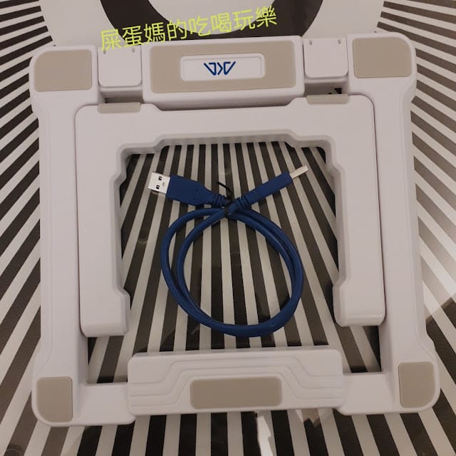 ［產品］aka USB3.0筆電散熱架～讓筆電長命百歲的小妙招！