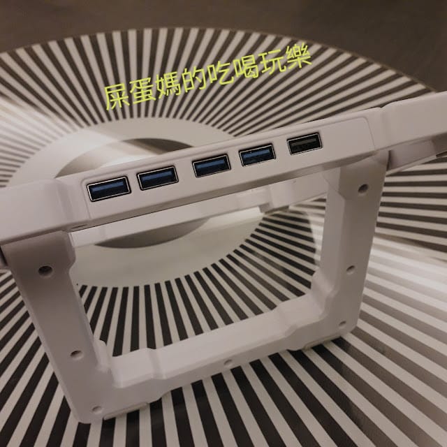 ［產品］aka USB3.0筆電散熱架～讓筆電長命百歲的小妙招！