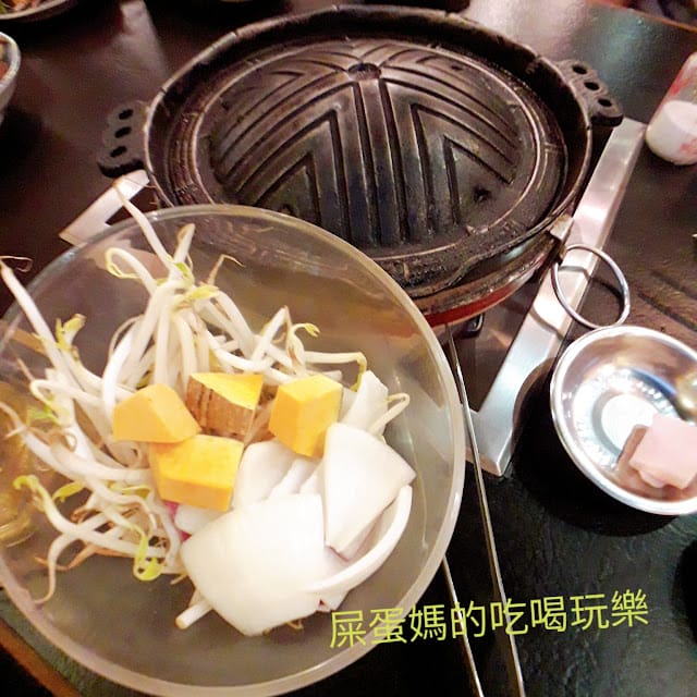 ［美食報報］台南鉄輪ジンギスカン～獨家北海道溫體羊！年節烤肉首選！屎蛋媽中秋特輯推薦！