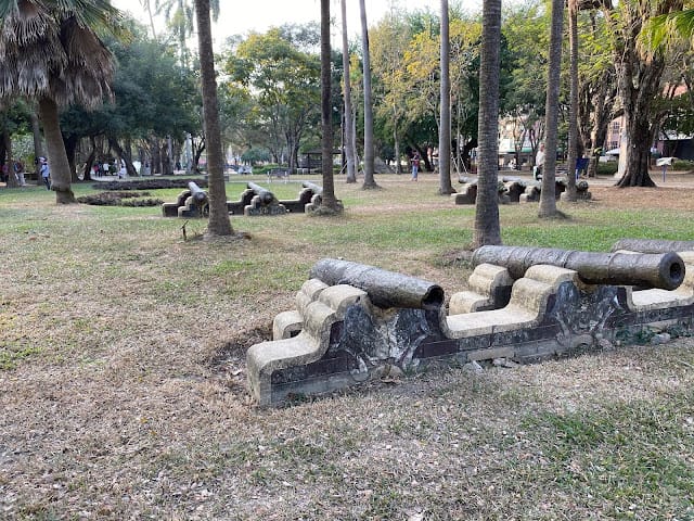 ［親子旅遊］嘉義市區好好玩！嘉義舊監獄/嘉義公園射日塔/嘉義文化公園/文化路夜市(林聰明沙鍋魚頭)