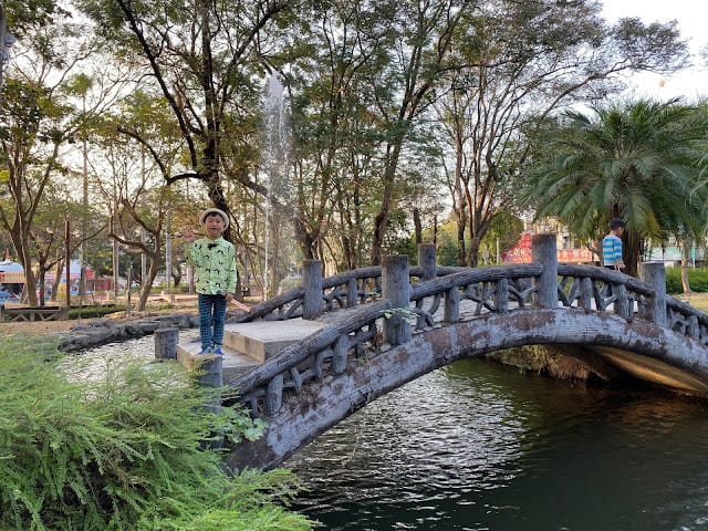 ［親子旅遊］嘉義市區好好玩！嘉義舊監獄/嘉義公園射日塔/嘉義文化公園/文化路夜市(林聰明沙鍋魚頭)