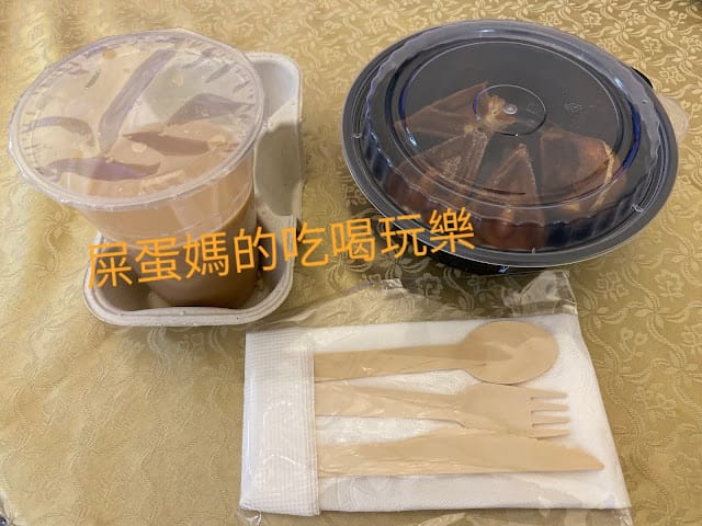 [美食]林口S.T. 銀河系水族/寵物/餐廳,全台唯一摸鯊魚體驗!讓魚兒陪伴你用餐吧!