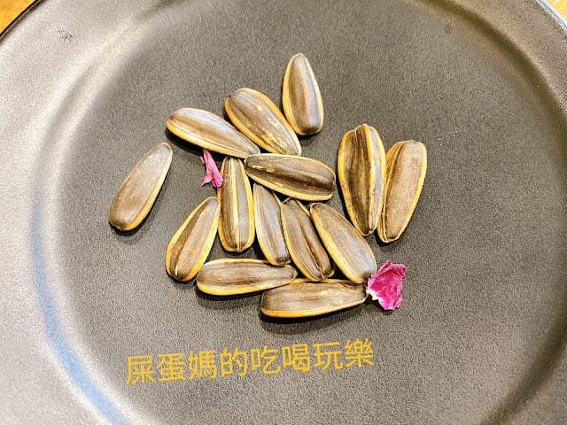 [美食]休閒最佳零嘴-徽記煮瓜子,香辣味/香辣焦糖味/黑糖海鹽味/蜂蜜玫瑰味/蜜汁山核桃味