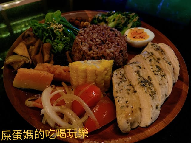 [健身][美食]台東海盜綜合格鬥俱樂部/海盜餐酒館,親子一起運動健身、用餐的好地方!