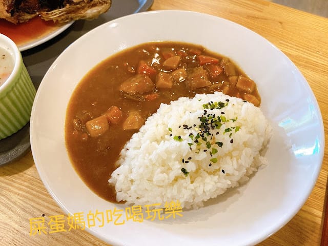 [親子餐廳]eyeslee艾斯里親子SPA響食空間(南投館)坐擁整棟遊戲空間,讓孩子也瘋狂!順遊蘿西家族南投稅務出張所!