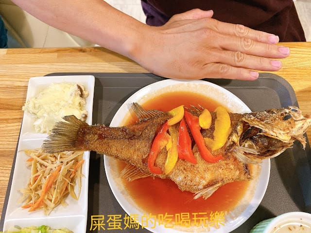[親子餐廳]eyeslee艾斯里親子SPA響食空間(南投館)坐擁整棟遊戲空間,讓孩子也瘋狂!順遊蘿西家族南投稅務出張所!