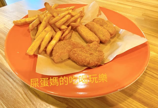 [親子餐廳]eyeslee艾斯里親子SPA響食空間(南投館)坐擁整棟遊戲空間,讓孩子也瘋狂!順遊蘿西家族南投稅務出張所!