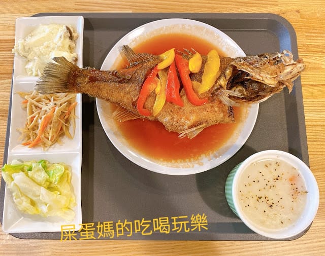 [親子餐廳]eyeslee艾斯里親子SPA響食空間(南投館)坐擁整棟遊戲空間,讓孩子也瘋狂!順遊蘿西家族南投稅務出張所!