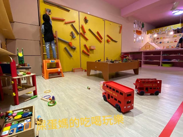 [親子餐廳]eyeslee艾斯里親子SPA響食空間(南投館)坐擁整棟遊戲空間,讓孩子也瘋狂!順遊蘿西家族南投稅務出張所!