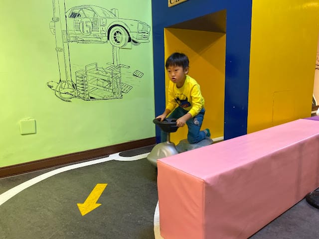[親子餐廳]eyeslee艾斯里親子SPA響食空間(南投館)坐擁整棟遊戲空間,讓孩子也瘋狂!順遊蘿西家族南投稅務出張所!
