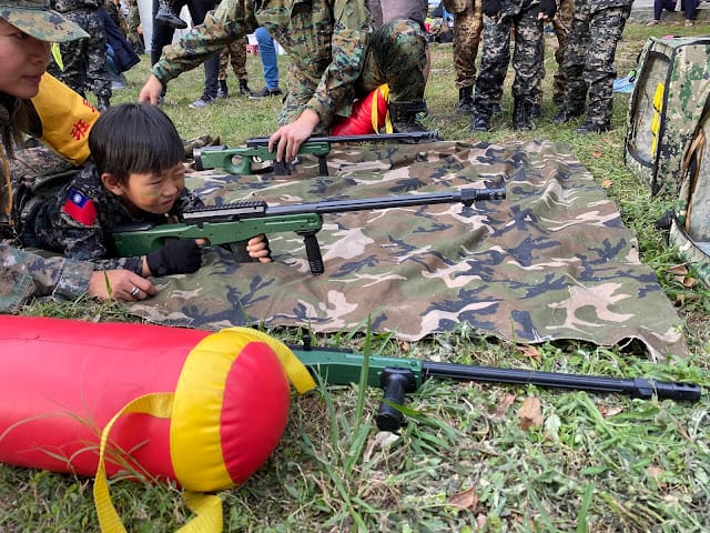 [親子體驗]Q阿米軍事體驗營,萌兵集合!匍匐前進/跳躍訓練/火箭炮射擊/搶救小兵