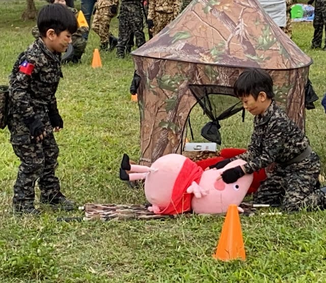 [親子體驗]Q阿米軍事體驗營,萌兵集合!匍匐前進/跳躍訓練/火箭炮射擊/搶救小兵