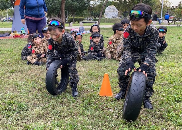 [親子體驗]Q阿米軍事體驗營,萌兵集合!匍匐前進/跳躍訓練/火箭炮射擊/搶救小兵