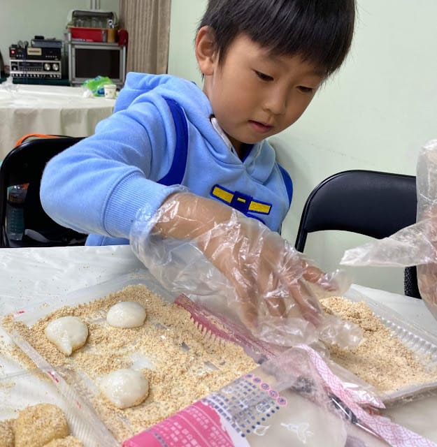 [親子旅遊]江南渡假村烤肉套裝行程,有了烤友社輕鬆搞定旅遊大小事!露營、坐小火車、遊船、搗麻薯、童玩、DIY