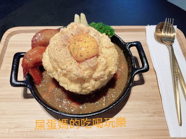 [美食]日拓商行複合型貨櫃商店概念 咖啡門市X汽美中心,潮翻你的胃!