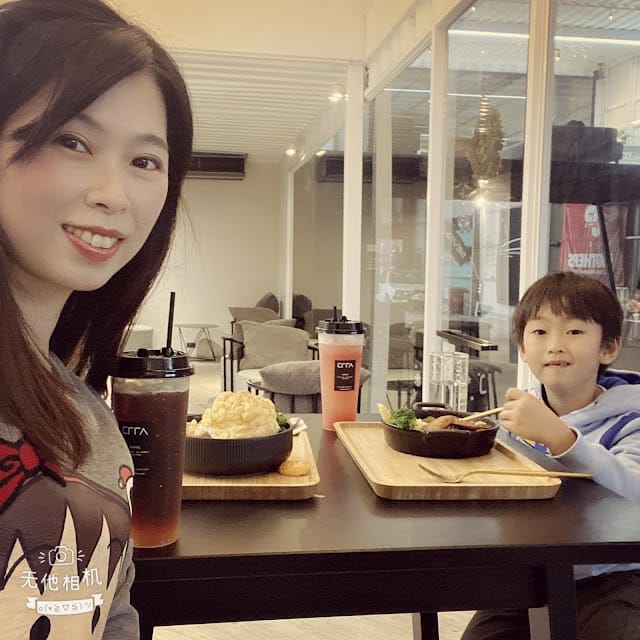 [美食]日拓商行複合型貨櫃商店概念 咖啡門市X汽美中心,潮翻你的胃!