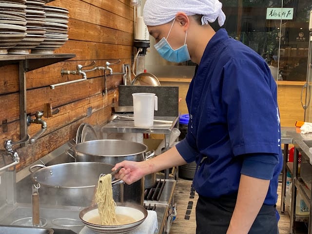 [美食]台中北屯同拉麵-景賢店,客製化拉麵各式鍋物海鮮,新鮮划算!