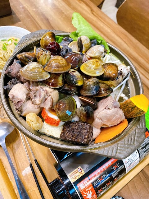 [美食]台中北屯同拉麵-景賢店,客製化拉麵各式鍋物海鮮,新鮮划算!