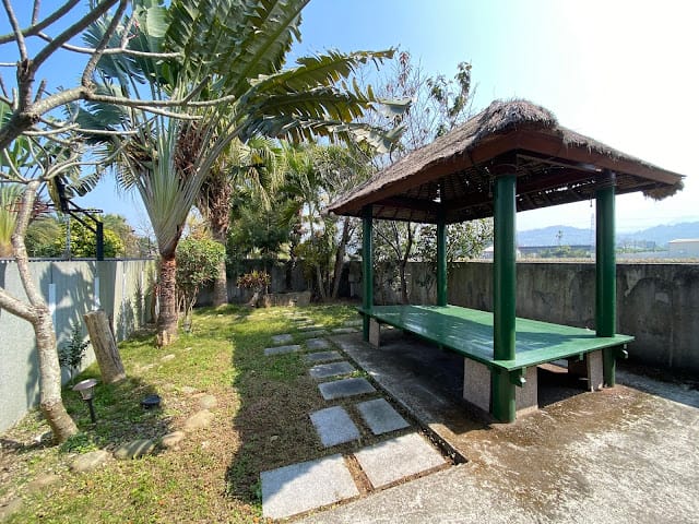 [親子住宿]雲林古坑棕櫚島民宿~濃濃南洋休閒風情的渡假民宿!順遊良作工場農業文創館/福祿壽觀光酒廠/古坑綠色隧道