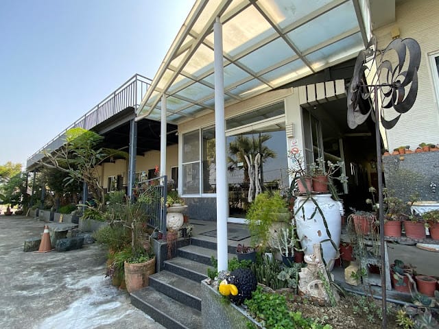 [親子住宿]雲林古坑棕櫚島民宿~濃濃南洋休閒風情的渡假民宿!順遊良作工場農業文創館/福祿壽觀光酒廠/古坑綠色隧道