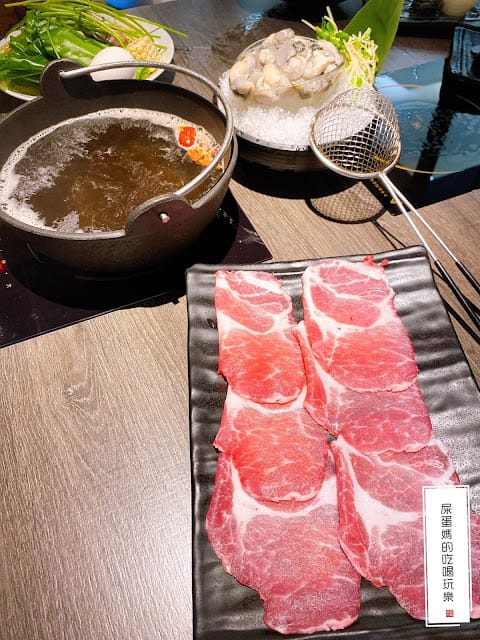 千荷田蔬食百匯涮涮鍋-高雄統一時代店,健康蔬食吃到飽! - 第24張圖 千荷田蔬食百匯涮涮鍋-高雄統一時代店,健康蔬食吃到飽!