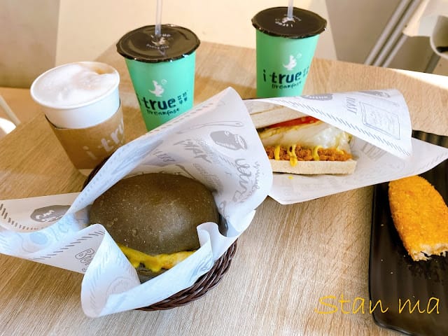 台中逢甲叮噹旅舍Hotel Bell一日小包車旅遊套裝行程，玩好玩滿超輕鬆！