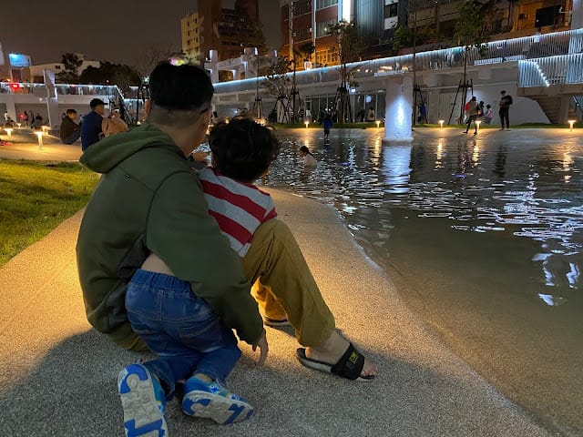 [親子旅遊]超好拍的台南親水公園 河樂廣場「河樂公園」,日夜都美麗!