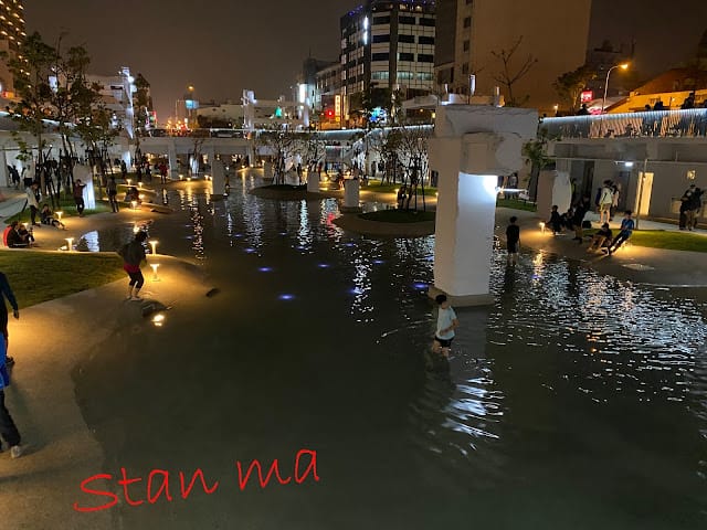 [親子旅遊]超好拍的台南親水公園 河樂廣場「河樂公園」,日夜都美麗!