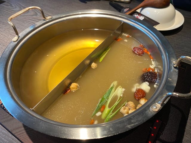 高雄火鍋/瑞豐夜市/舞古賀鍋物/個人海陸鍋 舞古賀鍋物專門店超值個人鍋,豪華平價鍋物的好選擇!