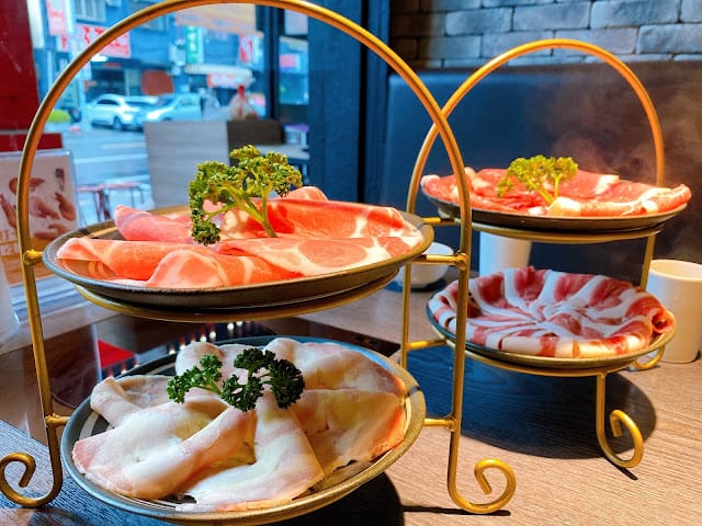 高雄火鍋/瑞豐夜市/舞古賀鍋物/個人海陸鍋 舞古賀鍋物專門店超值個人鍋,豪華平價鍋物的好選擇!