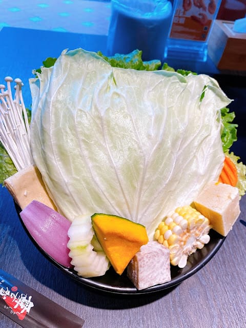 高雄火鍋/瑞豐夜市/舞古賀鍋物/個人海陸鍋 舞古賀鍋物專門店超值個人鍋,豪華平價鍋物的好選擇!