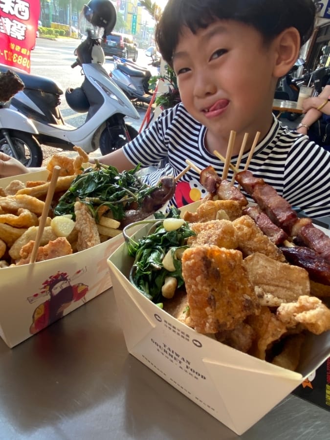 餓的時候,別忘了來白妞鹹酥雞叫雞喔!