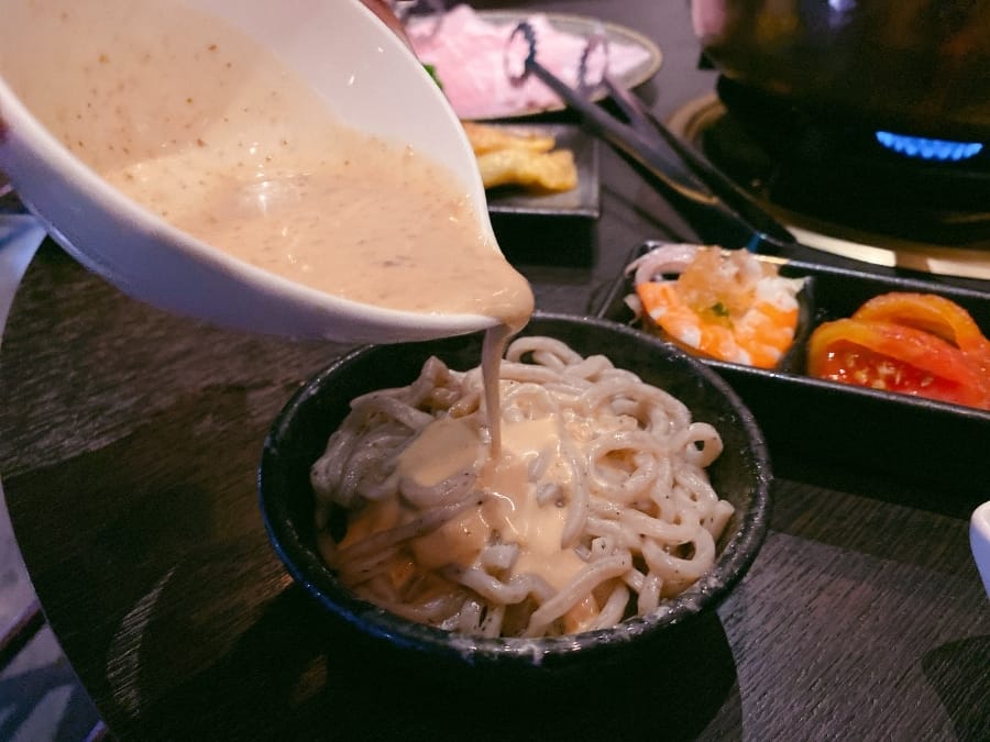 高雄銅花精緻涮涮鍋,龍蝦套餐 v.s 黃金稀飯奢華獨享完美用餐時光!
