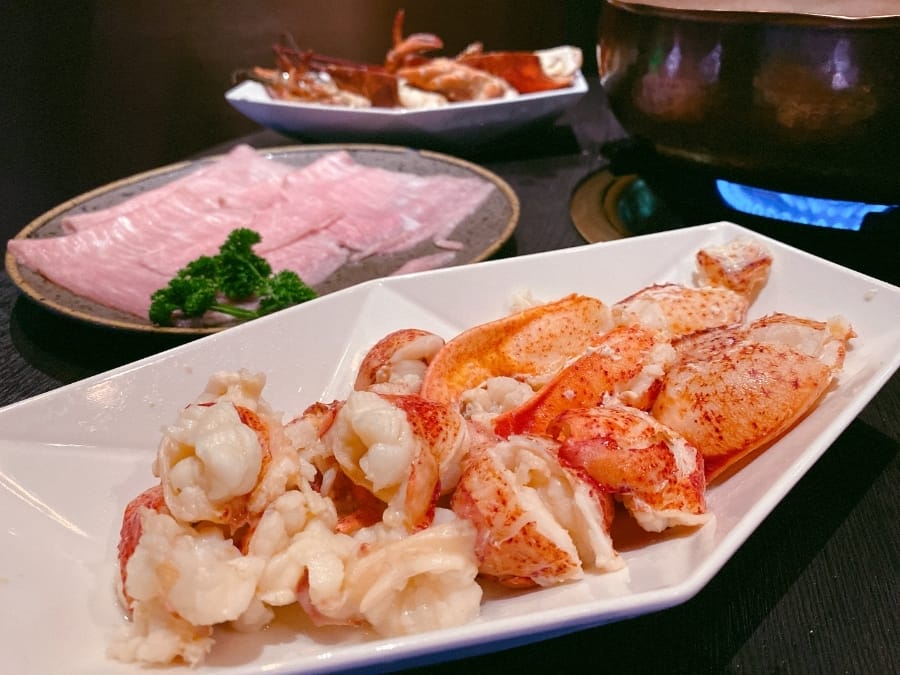 高雄銅花精緻涮涮鍋,龍蝦套餐 v.s 黃金稀飯奢華獨享完美用餐時光!